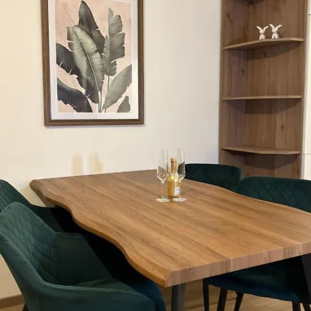 Urban Retreat Center Apartment *