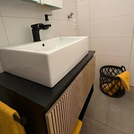 Urban Retreat Center Apartment