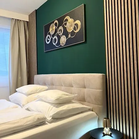 Urban Retreat Center Apartment *