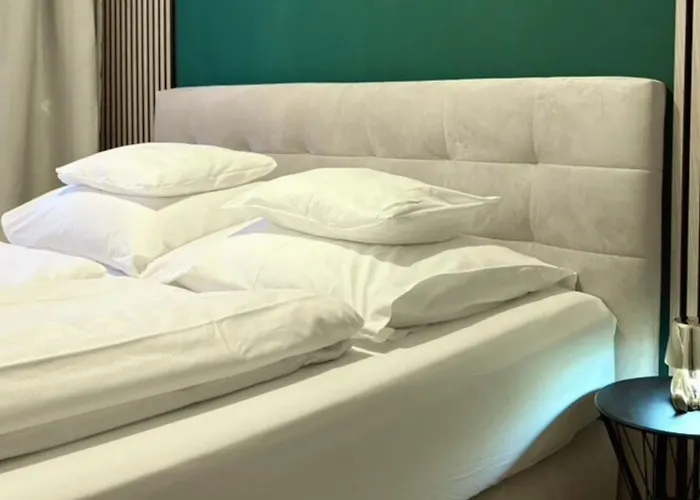 Urban Retreat Center Апартаменты *