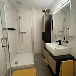 Urban Retreat Center شقة لينتز